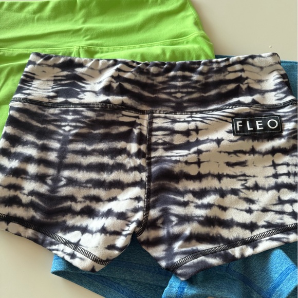 FLEO 3 Pairs Shorts Bundle Size Medium - Picture 3 of 9